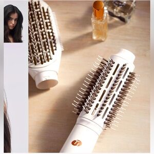 T3 Airbrush duo blow dry brush $189